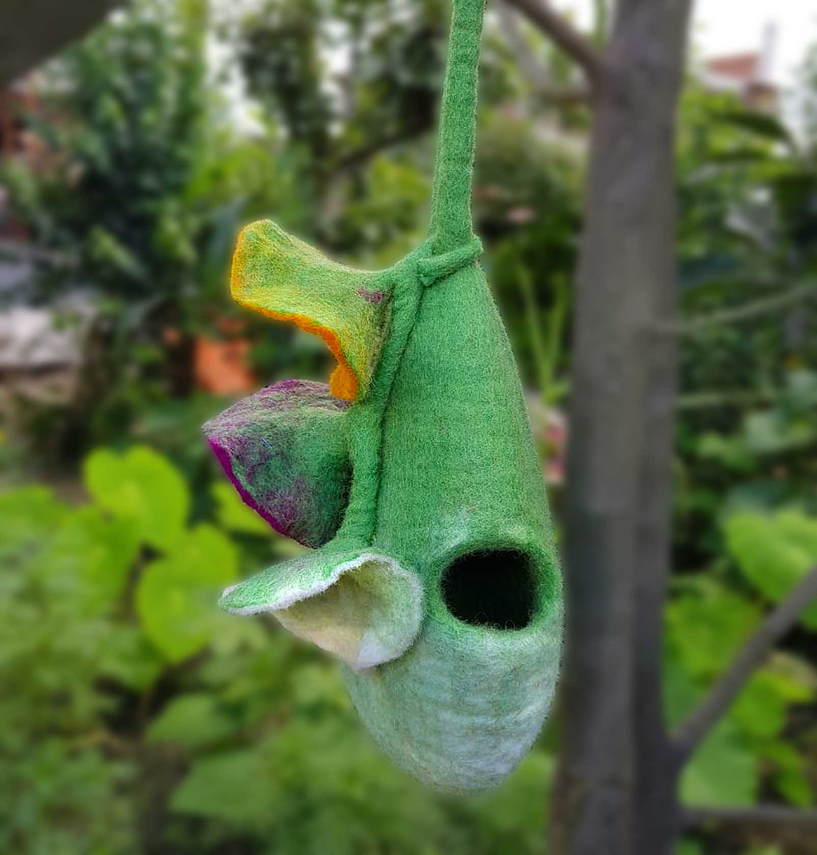Cocoon Green Birdhouse